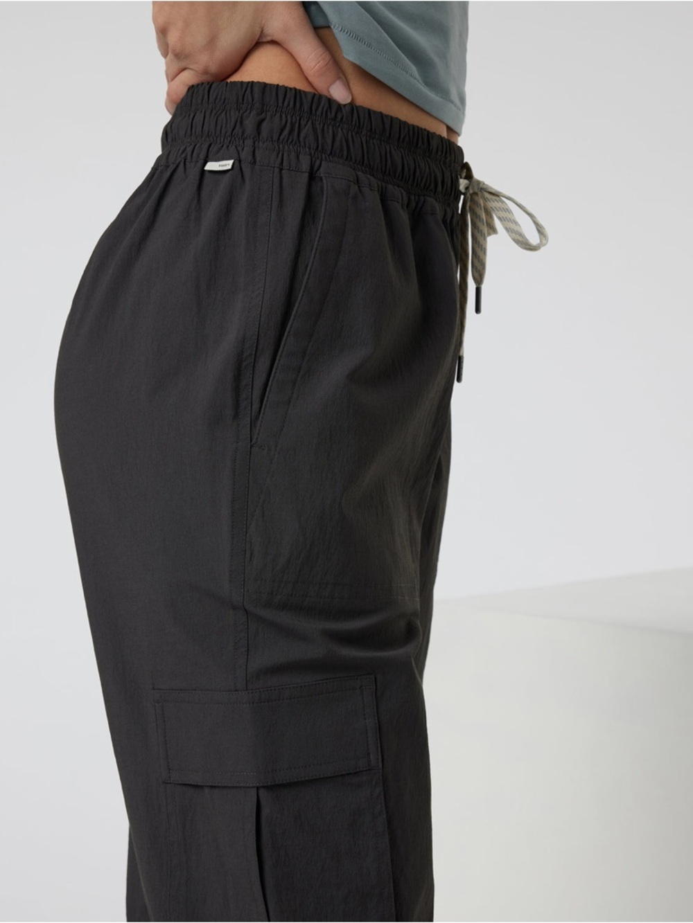 Vuori Women’s Birch Cargo Jogger Small Black Outdoor Active Athletic Utility - Picture 4 of 15